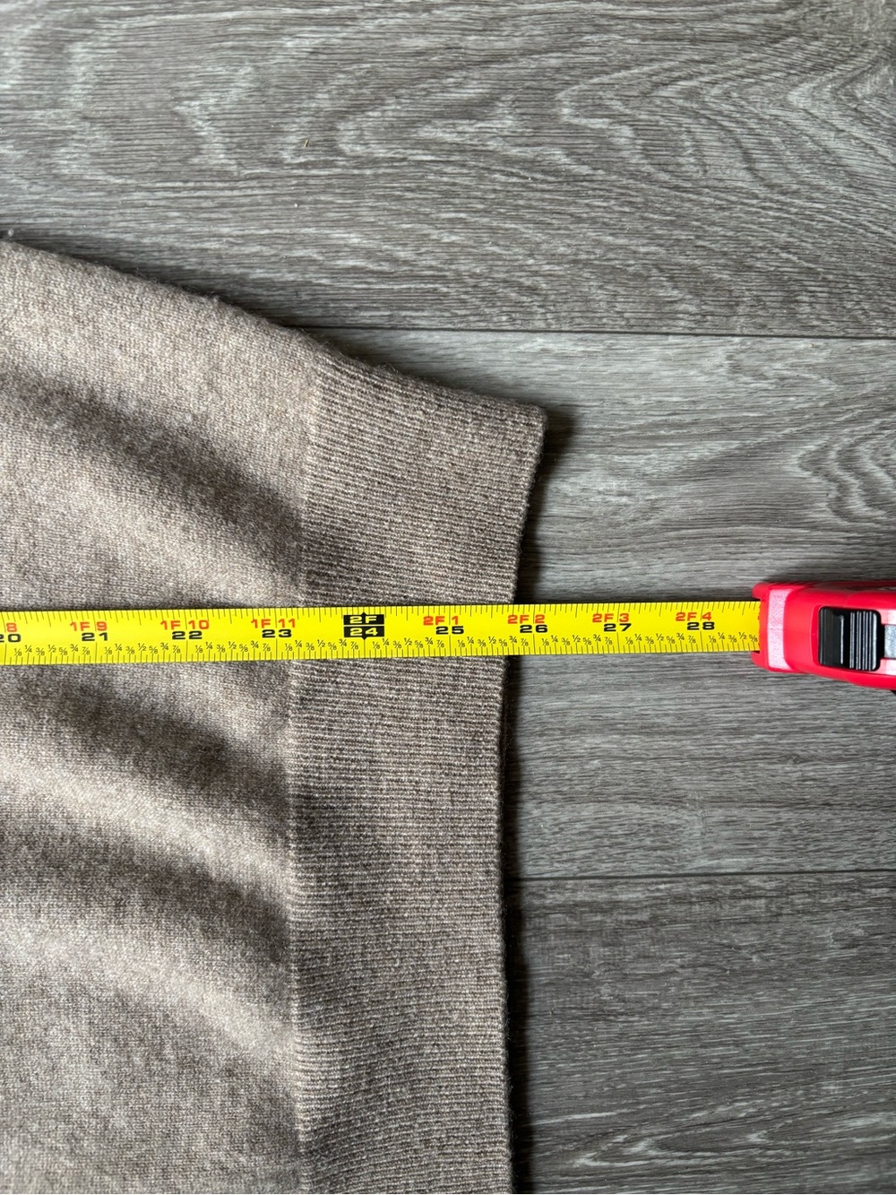 Neiman Marcus Taupe V-Neck Cashmere Sweater - Picture 6 of 6